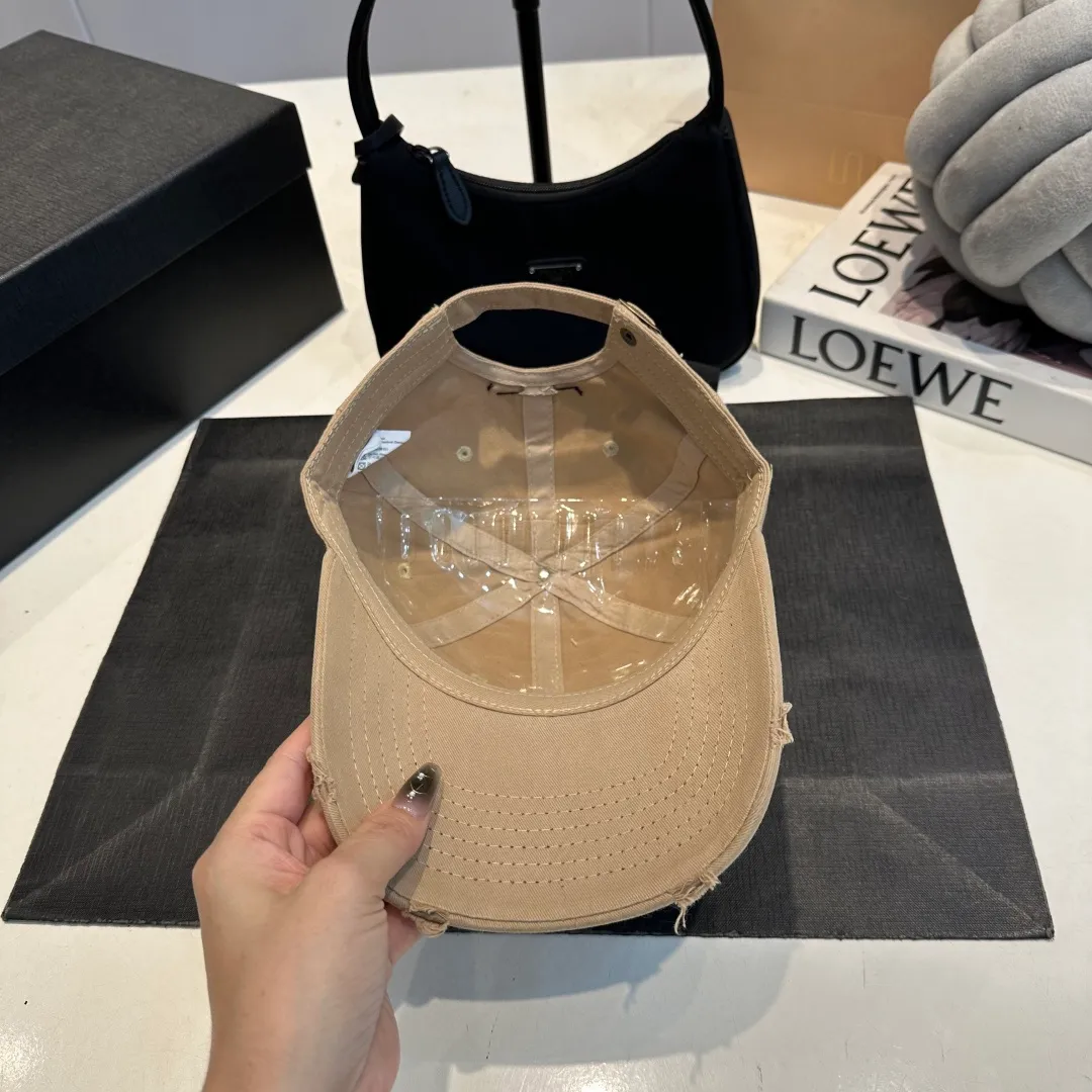 P50 Chrome Hearts 💓Early spring Korean style fashion retro distressed hole hat worn design versatile baseball cap peaked cap